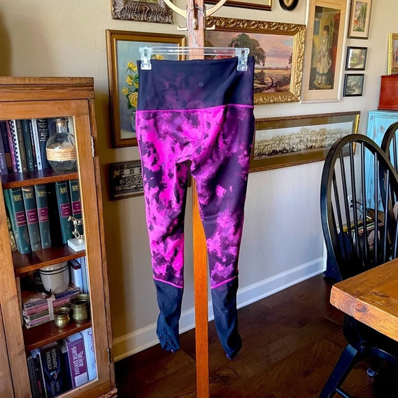 Lululemon Sweaty Endeavor leggings SZ 8 black pink - Picture 3 of 7